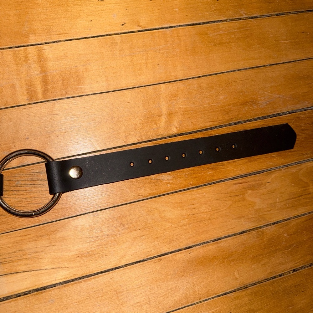 Black Leather Ring Link Belt with Silver Hardware - Picture 3 of 4